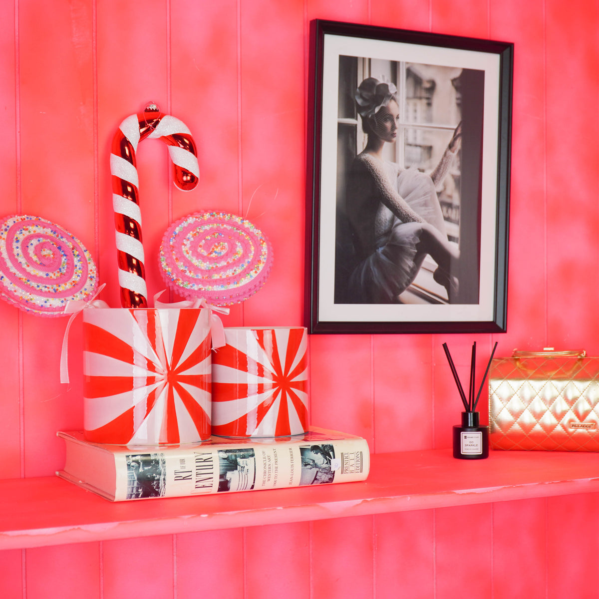 Housevitamin leuke bloempot swirl rood roze interieur
