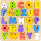 Houten alfabet puzzel met 26 verhoogde letters