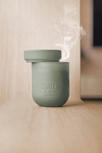 Amber & Freesia Scented Candle 250g SMITH&CO.