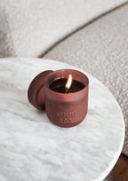Geurkaars Zwarte Oud & saffraan 250g SMITH & CO.